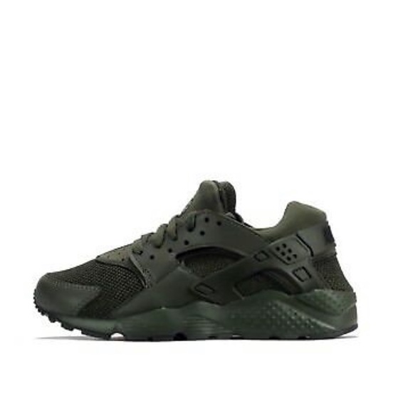 Nike Shoes - Nike Huaraches